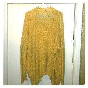 Large yellow cardigan- comfy and with pockets!!